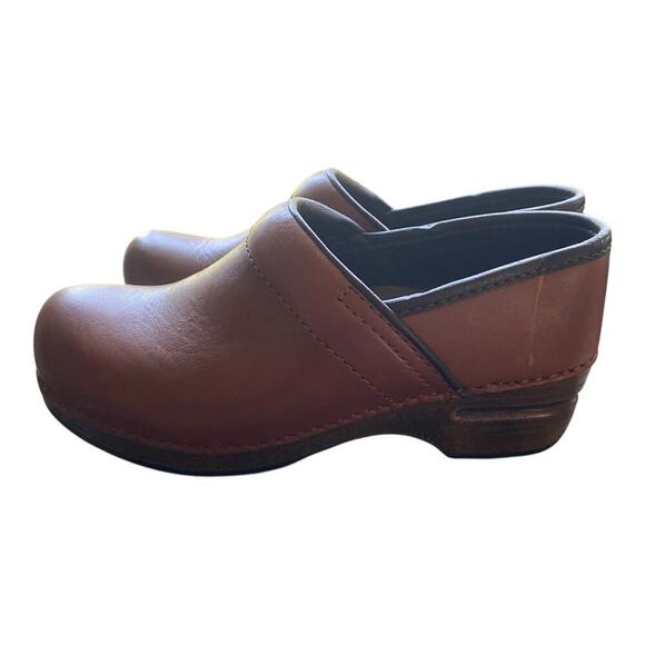 Dansko XP Slip Resistant Clog Nurse Shoes Womens Size EUR 35 US 5 Brown Slip Ons - Picture 5 of 16